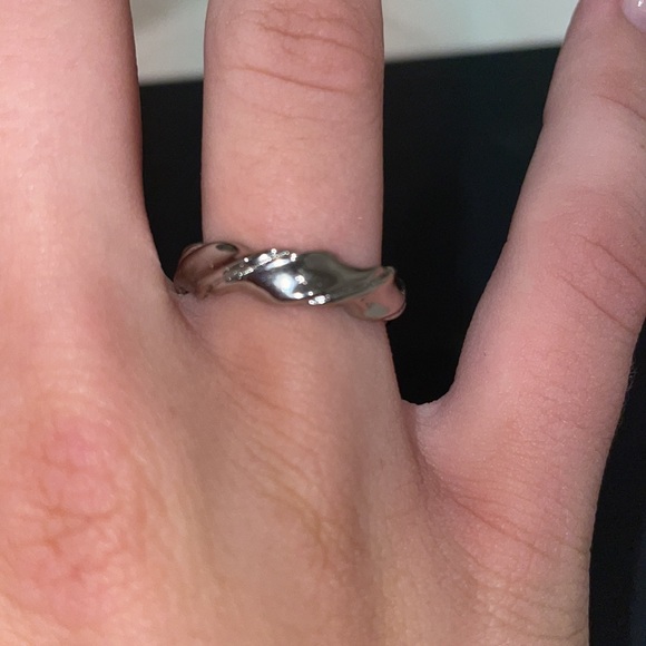 Silver Plated ring - Picture 3 of 3